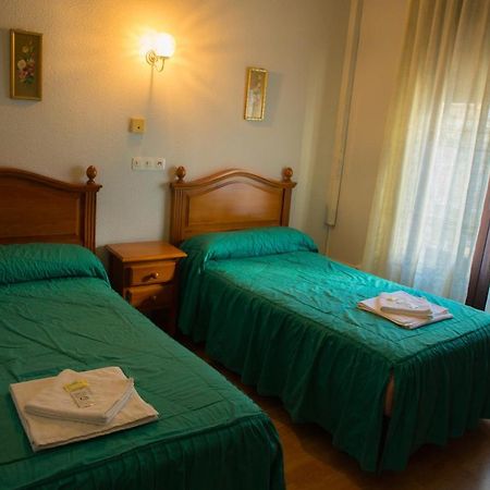 Hotel Hostal Lamalonga à Madrid Extérieur photo