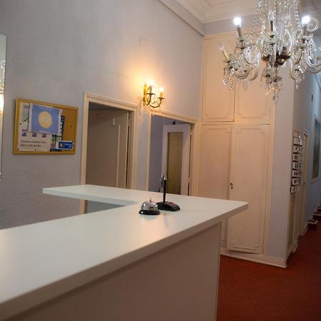 Hotel Hostal Lamalonga à Madrid Extérieur photo