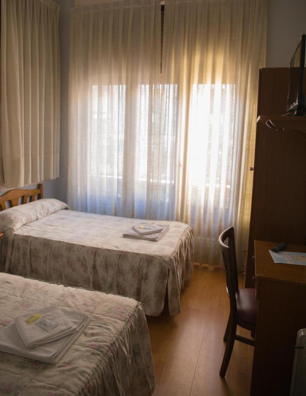 Hotel Hostal Lamalonga à Madrid Extérieur photo