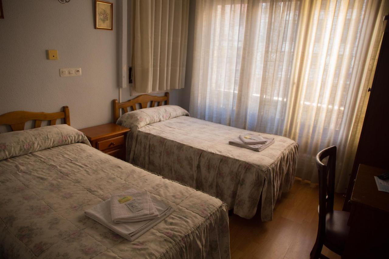 Hotel Hostal Lamalonga à Madrid Extérieur photo