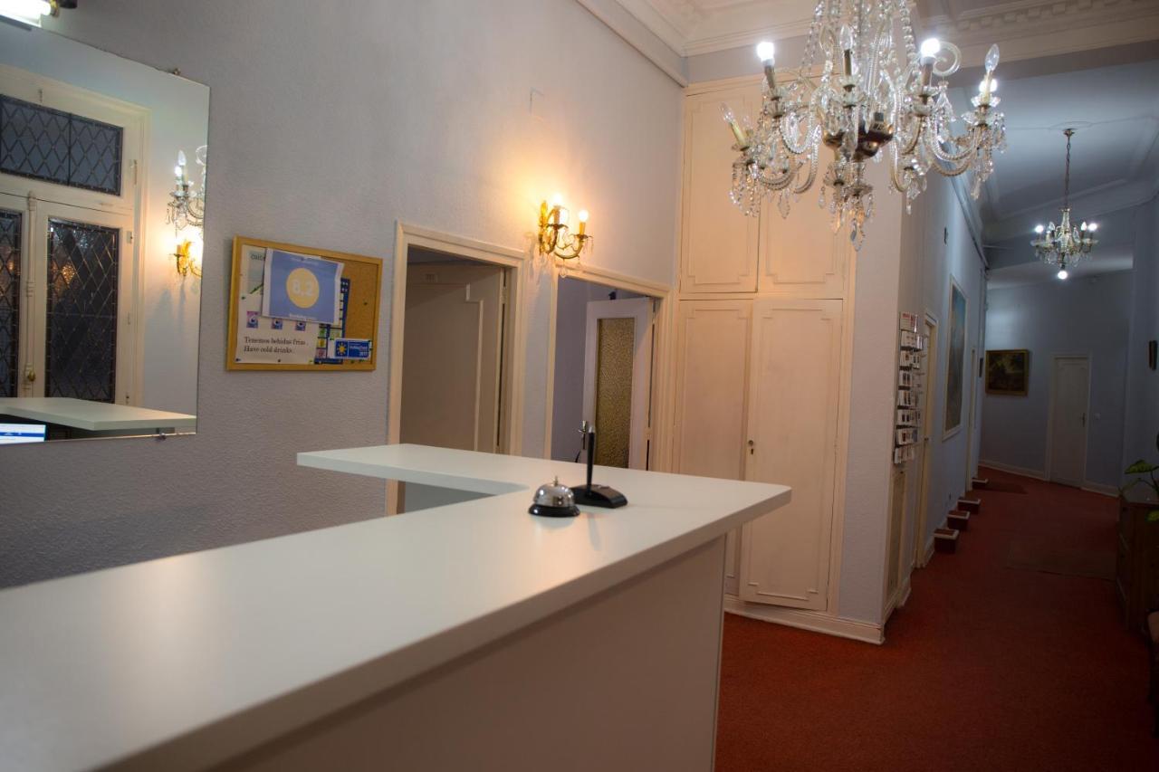 Hotel Hostal Lamalonga à Madrid Extérieur photo