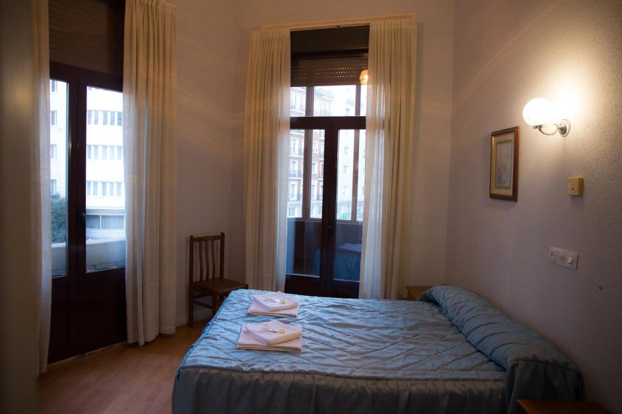 Hotel Hostal Lamalonga à Madrid Extérieur photo